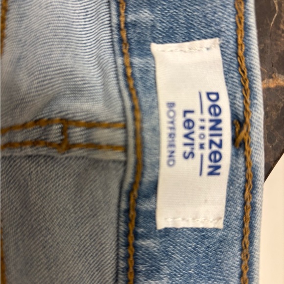 Levi’s Denizen Boyfriend Jeans - size 10 new! - Picture 2 of 3